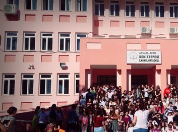 Antalya-Serik-Deniztepesi İlkokulu fotoğrafı