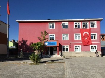 Kars-Selim-Atatürk Yatılı Bölge Ortaokulu fotoğrafı