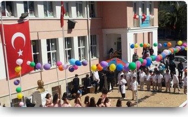 İstanbul-Sarıyer-Recaizade Ekrem Ortaokulu fotoğrafı