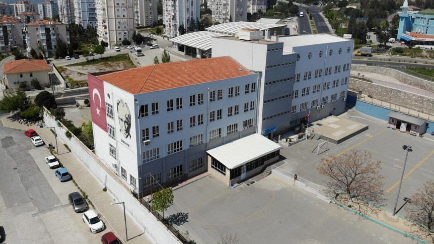İzmir-Bornova-Şehit Onbaşı Ali Güner Yeşilbağ İlkokulu fotoğrafı