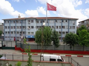İstanbul-Sultanbeyli-Yunus Emre İmam Hatip Ortaokulu fotoğrafı