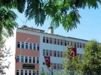 Trabzon-Akçaabat-Mevlüt Selami Yardım Ortaokulu fotoğrafı