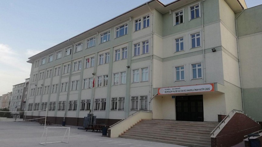 İstanbul-Sultangazi-Bezmialem Valide Sultan Kız Anadolu İmam Hatip Lisesi fotoğrafı