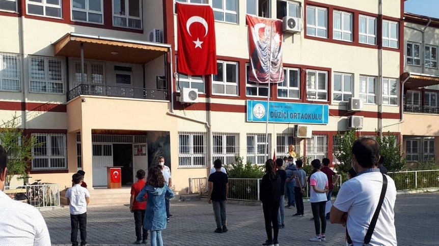 Osmaniye-Düziçi-Düziçi Şehit Osman Cantürk Göl Ortaokulu fotoğrafı