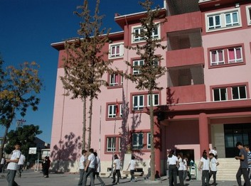 Adana-Yüreğir-Şehit Mustafa Turanlı Ortaokulu fotoğrafı