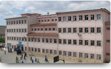 Gaziantep-Şahinbey-Şehit Servet Tomak Ortaokulu fotoğrafı