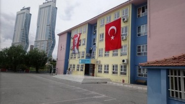 İzmir-Bayraklı-Fatma Hikmet Kaşerci Ortaokulu fotoğrafı