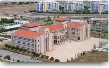 İzmir-Karşıyaka-Eren Şahin Eronat Ortaokulu fotoğrafı