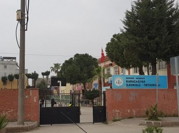 Mersin-Akdeniz-Karacailyas Ortaokulu fotoğrafı
