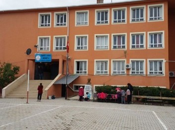 Osmaniye-Sumbas-Mehmetli Şehit Baykal Küçükgöçen Ortaokulu fotoğrafı