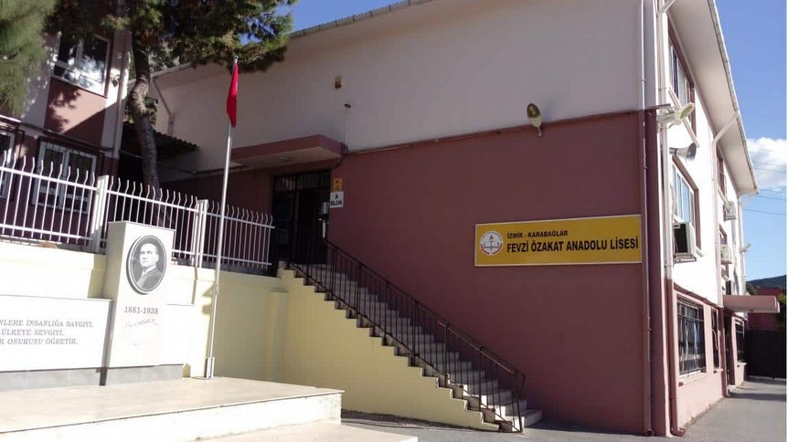 İzmir-Karabağlar-Fevzi Özakat Anadolu Lisesi fotoğrafı