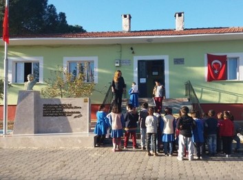 İzmir-Menemen-Ayvacık Orgeneral Cemal Tural İlkokulu fotoğrafı