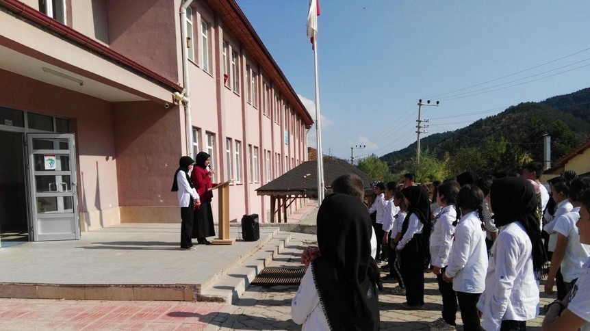 Çankırı-Yapraklı-Yukarıöz Ortaokulu fotoğrafı