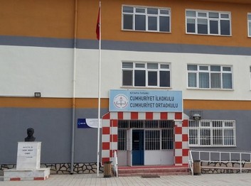 Kütahya-Tavşanlı-Cumhuriyet İlkokulu fotoğrafı