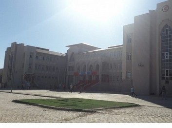 Kahramanmaraş-Afşin-Aşık Mahzuni Şerif Ortaokulu fotoğrafı