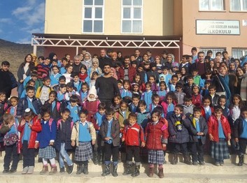 Bingöl-Merkez-Borsa İstanbul Gözeler Haraba Ortaokulu fotoğrafı