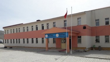 Van-Gürpınar-Bozyiğit Ortaokulu fotoğrafı