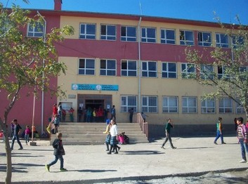 Mardin-Derik-Pirinçli Ortaokulu fotoğrafı