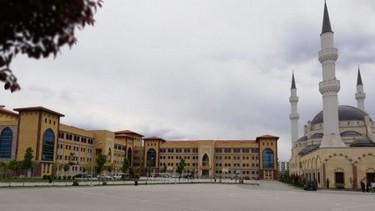 Çorum-Merkez-Çorum Belediyesi Prof. Dr. Hayreddin Karaman Anadolu İmam Hatip Lisesi fotoğrafı
