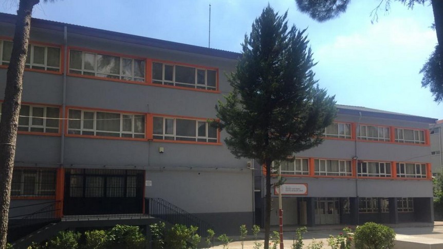 İzmir-Buca-Buca Mehmet Akif Ersoy Sosyal Bilimler Lisesi fotoğrafı