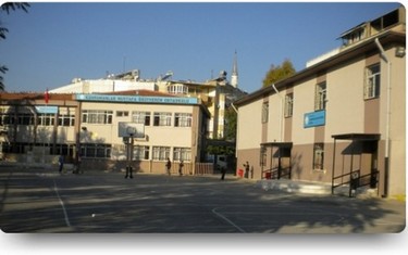 İzmir-Konak-Konak Kahramanlar Mustafa Öğütveren Ortaokulu fotoğrafı