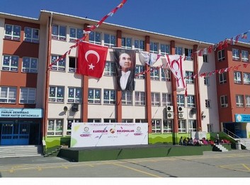 İstanbul-Pendik-Faruk Demirbağ Ortaokulu fotoğrafı