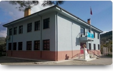 Aydın-Bozdoğan-Amasya Üzeyir Emre Ortaokulu fotoğrafı