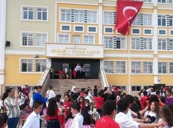 Gaziantep-Şehitkamil-Emine-Cuma Uçar İlkokulu fotoğrafı