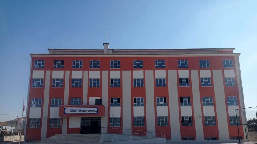 Mardin-Artuklu-Ortaköy Cumhuriyet Ortaokulu fotoğrafı