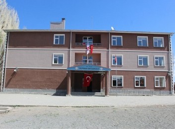 Kars-Akyaka-Üçpınar Ortaokulu fotoğrafı