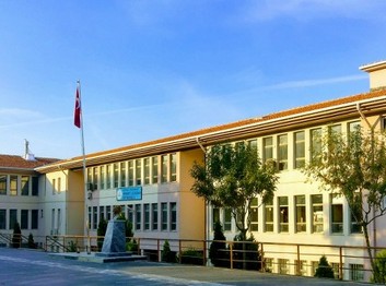 İstanbul-Başakşehir-Hikmet Uluğbay Ortaokulu fotoğrafı