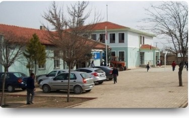 Konya-Sarayönü-Yenicekaya Abidin Türksever Ortaokulu fotoğrafı