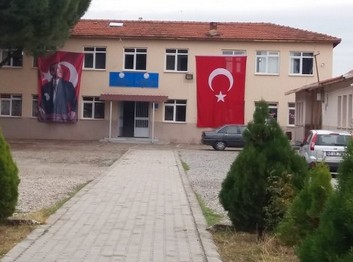 Manisa-Salihli-Karayahşi Şehit Astsubay Ahmet Deniz Varol İlkokulu fotoğrafı