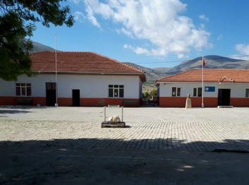 Antalya-Korkuteli-Erkunt Traktör İmam Hatip Ortaokulu fotoğrafı