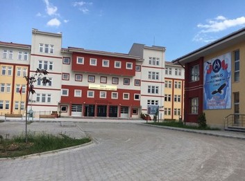 Yalova-Çiftlikköy-Şehit Muhammed İslam Altuğ Anadolu İmam Hatip Lisesi fotoğrafı