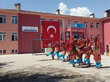 Afyonkarahisar-Çay-Karacaören Yunus Emre Ortaokulu fotoğrafı