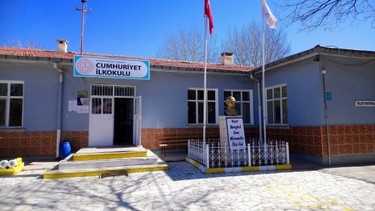 Afyonkarahisar-Başmakçı-Cumhuriyet İlkokulu fotoğrafı