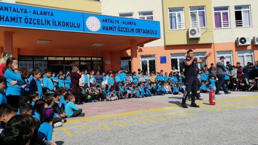 Antalya-Alanya-Hamit Özçelik Ortaokulu fotoğrafı