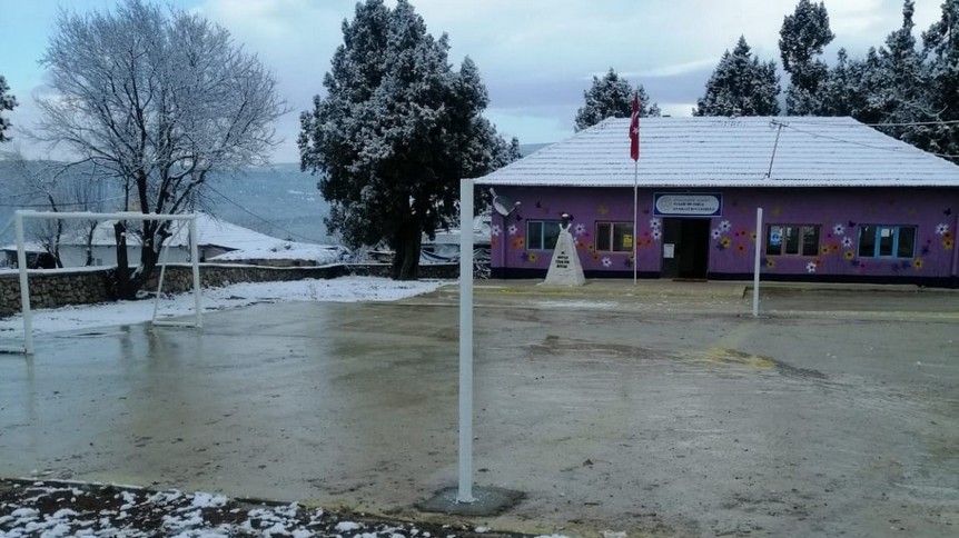 Afyonkarahisar-Başmakçı-Yukarı Beltarla Karacaören İlkokulu fotoğrafı