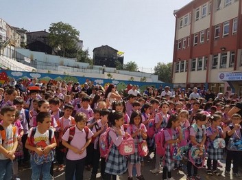 İstanbul-Gaziosmanpaşa-Karlıtepe İlkokulu fotoğrafı