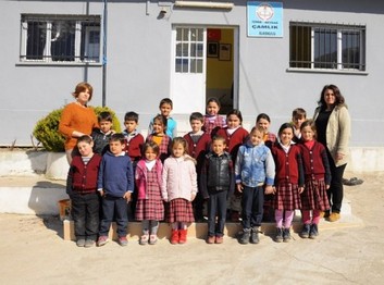İzmir-Beydağ-Çamlık İlkokulu fotoğrafı