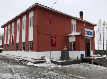 Kars-Sarıkamış-Güllüce Önder Şahan İlkokulu fotoğrafı