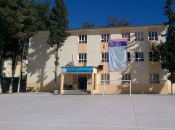 Osmaniye-Bahçe-Atatürk Ortaokulu fotoğrafı