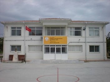 İzmir-Karaburun-Karaburun Mordoğan Fatma Emin Karaağaç Çok Programlı Anadolu Lisesi fotoğrafı