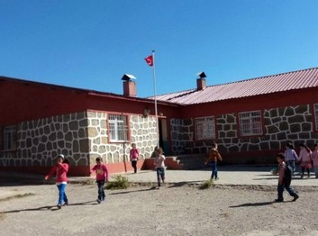 Bitlis-Ahlat-Burcukaya İlkokulu fotoğrafı