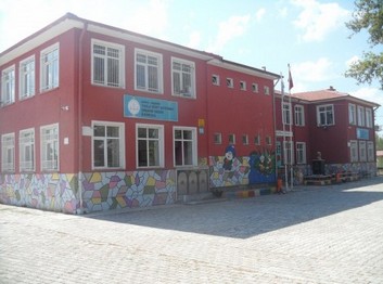 Konya-Akşehir-Yazla Şehit Astsubay İbrahim Geçer İlkokulu fotoğrafı