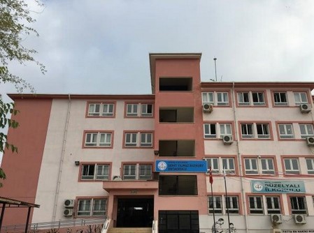 Adana-Çukurova-Şehit Yılmaz Bozkurt Ortaokulu fotoğrafı