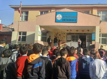 Bingöl-Merkez-Şehit Mustafa Gündoğdu Ortaokulu fotoğrafı