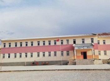 Van-Çaldıran-İncealan Ortaokulu fotoğrafı
