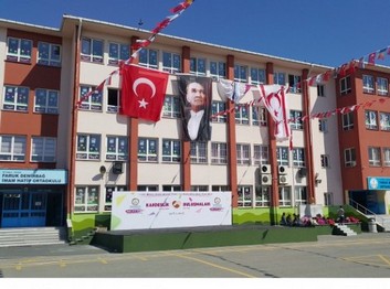 İstanbul-Pendik-Faruk Demirbağ İmam Hatip Ortaokulu fotoğrafı